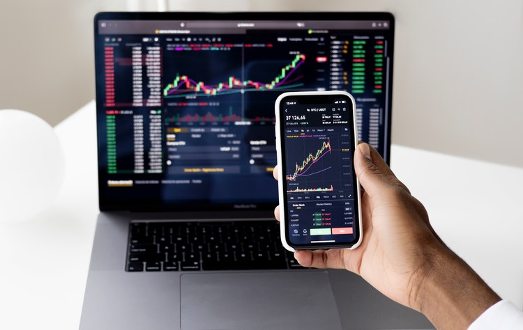 significance of spread size in trading